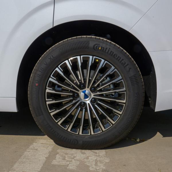 BYD Denza D9 EV Chinese Electric MPV 600km 7seater Four Wheel Drive