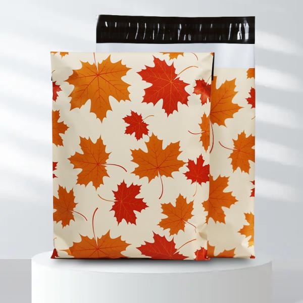Essential Maple Leaf Express Bag In Autumn And Winter