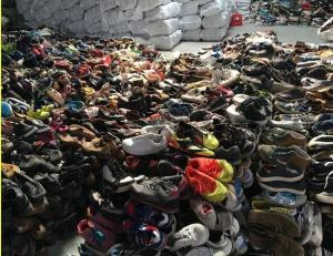 Second hand shoes with large stock