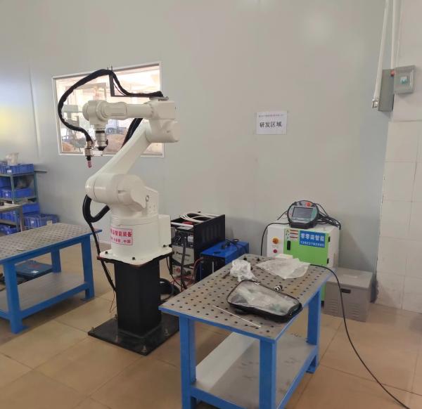 Quality 6 Axis Welding Arm Robot Industrial Automatic Welding Robot For Medium Thick Plates for sale