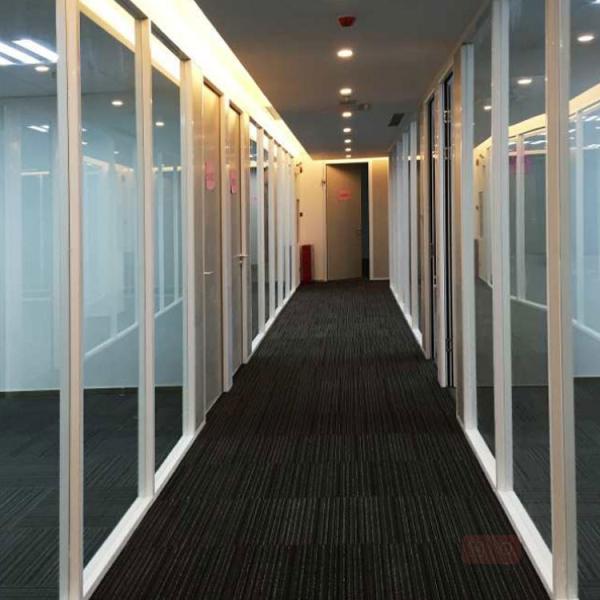 Single Glazing Soundproof Office Partitions Walls Thickness 12mm Customized Size