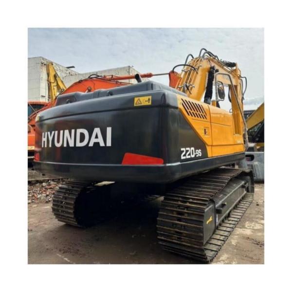 Quality 1.05m3 Bucket Capacity Original Korea Hyundai Used Crawler Excavator R220-9S in Shanghai for sale