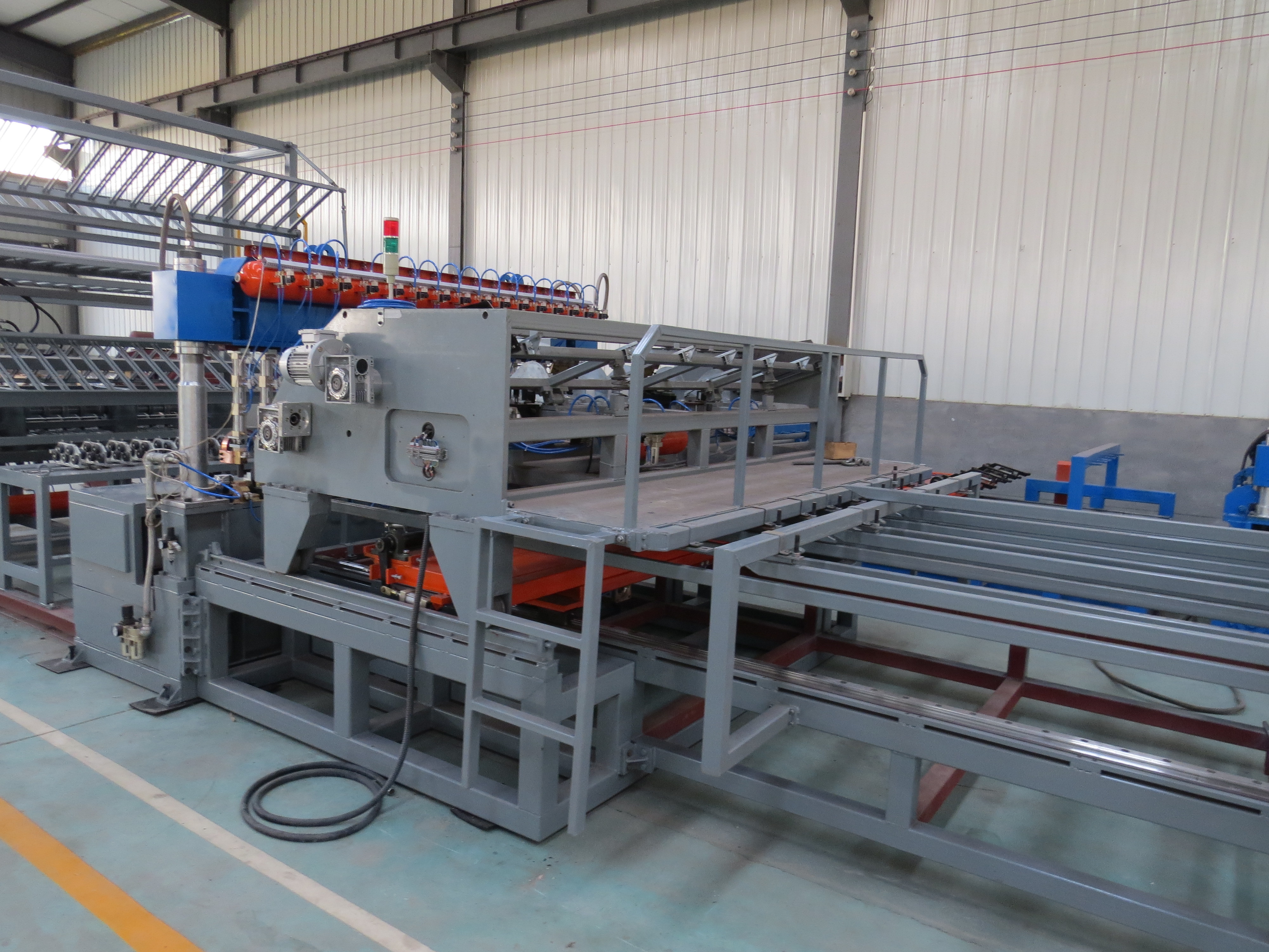 Automatic Pneumatic Fence Mesh Welding Machine For Reinforcing Rebar Panel