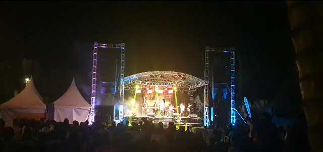 80 Ra Color Rendering Index Stage Lighting 36x10W RGBW 4-in-1 Zoom Wash Moving Head Light