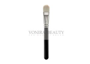 China Extremely Natural Hair Makeup Brushes Goat Hair Flawless Concealer Brush Wood Handle on sale