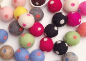 Handmade Circle Dot Pattern Felt Ball Crafts 2CM Diameter EN71 Standard