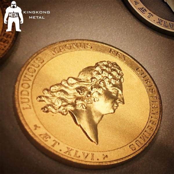 Quality Bodybuilding Trophy  Basketball Award Medals   Old Plastic Winner Award Cycling for sale