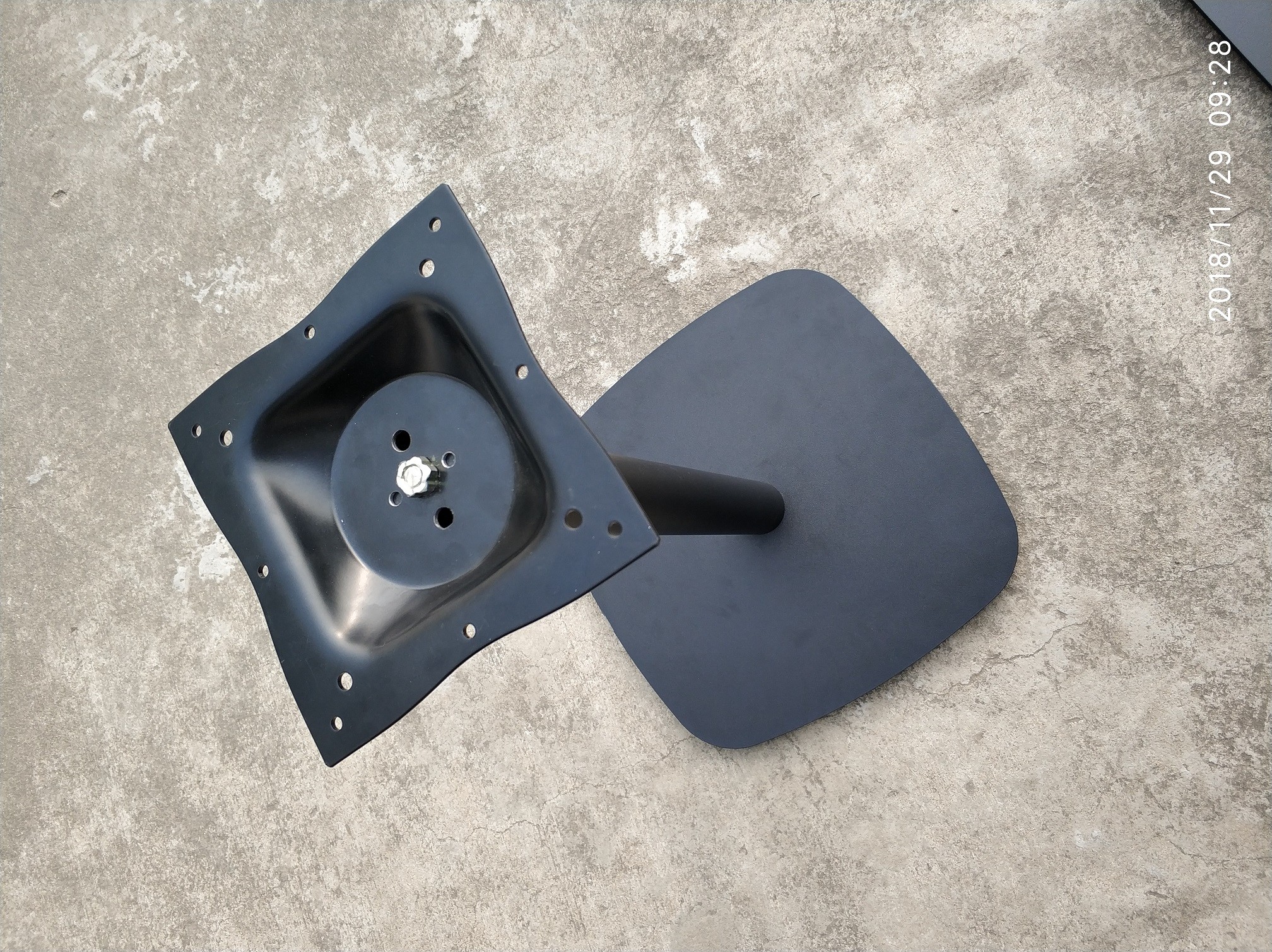 Round Column Cast Iron Table Base Square Shape Powder Coat Finish For Restaurant