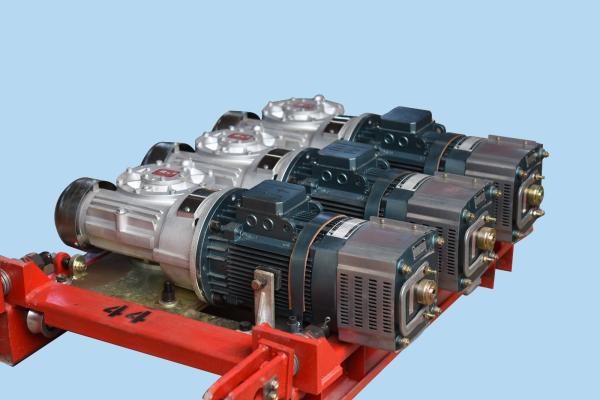 Quality 380V 11kw 3 Phase Induction Electric Motor Gearbox With Electromagnetic Braking for sale