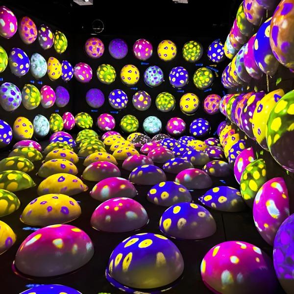Quality Multi Players Pinball Interactive Projection Game Bouncing Spheres Projection for sale