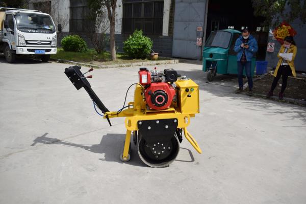 Quality 3.8kw/H 1.9L 20kn Walk Behind Road Roller Machine for sale