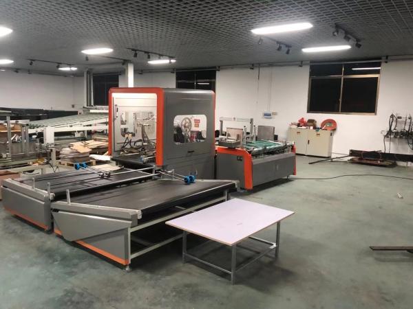 Quality 300g/M2 Automatic Box Gluing Machine 70m/min for Carton Box for sale
