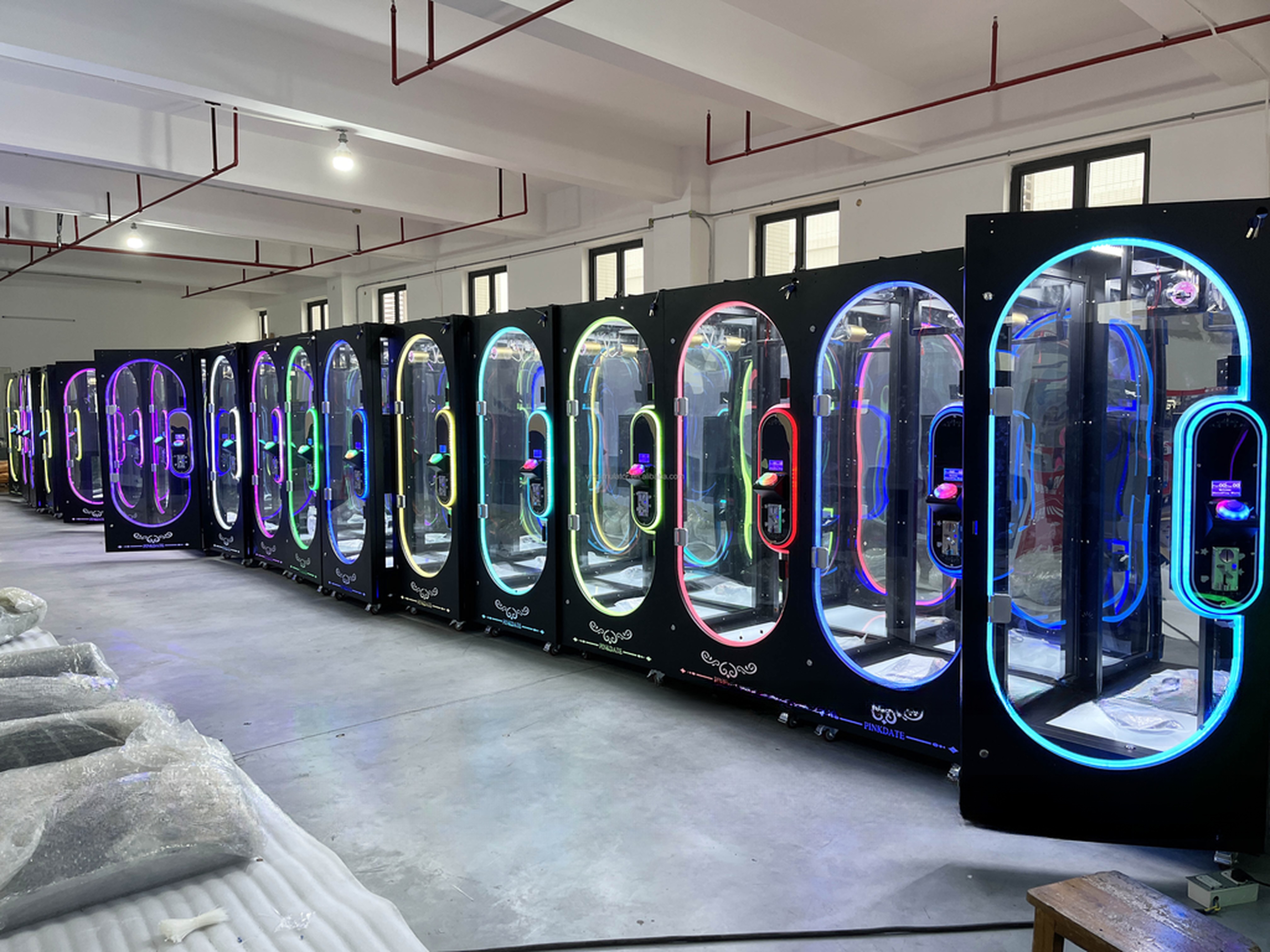 Dreamland Key Master Game Machine Push Shoes Prize Vending Machine 15 Prize Holes Coin Operated Arcade Games