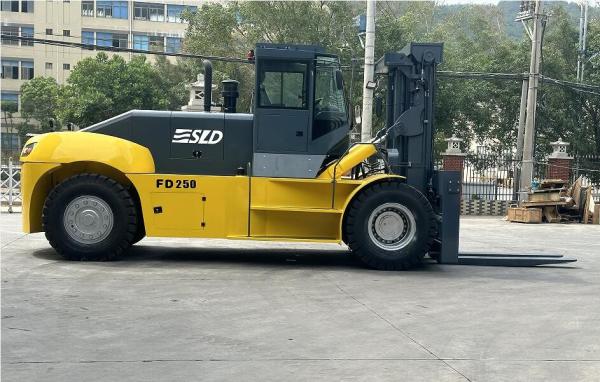 Quality Customized Low Mast 25 Ton 28 Ton Forklift Truck For Lifting Heavy Containers for sale