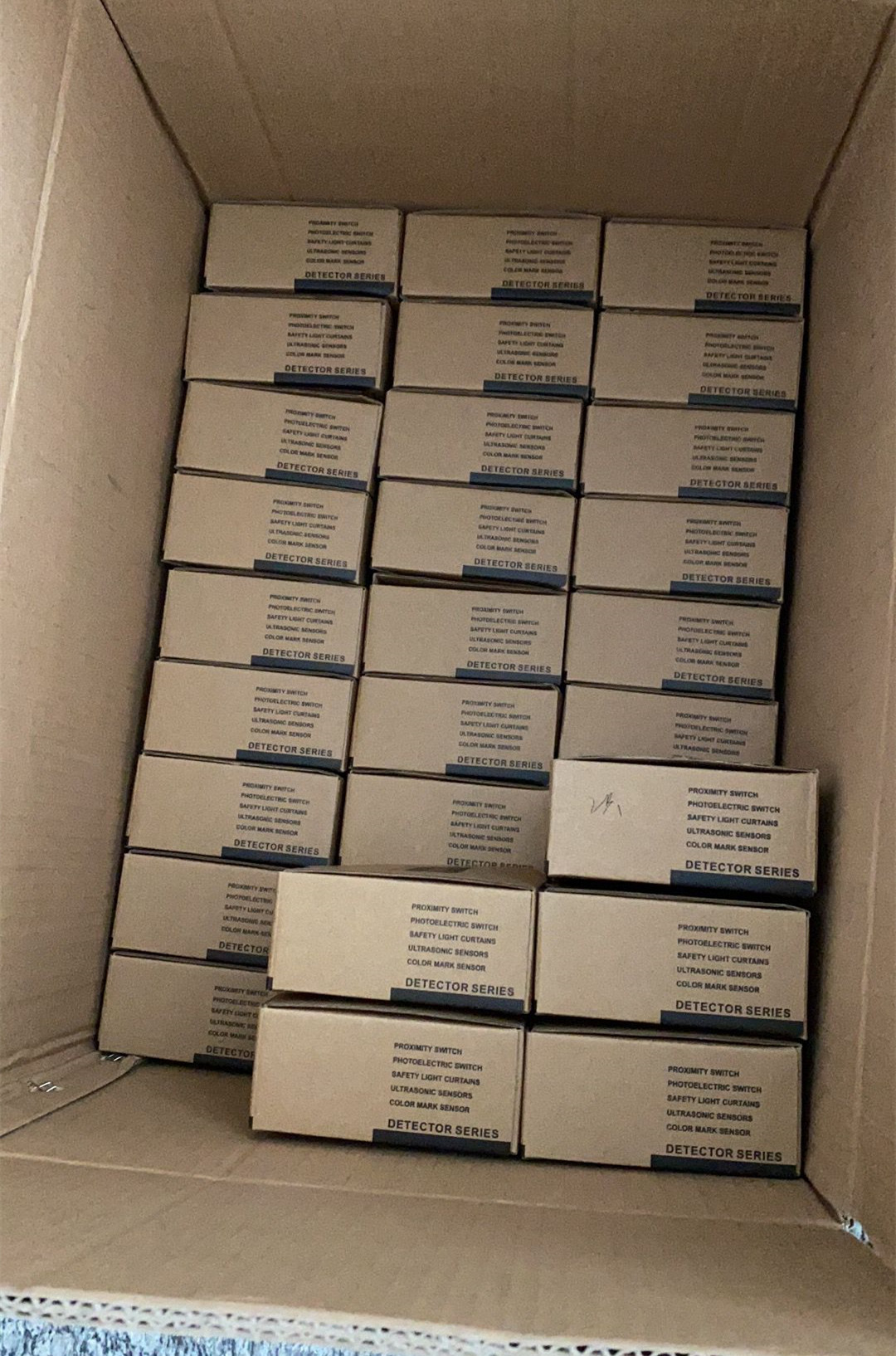 LJ8A3-1.5-Z/AY M8 Inductive Proximity Switch DC PNP NC 1.5mm Sensing Distance Flush Type Proximity Sensor