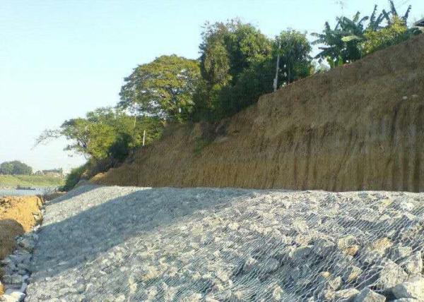 Quality Hexagonal Weaved Welded Mesh Gabions / Steel Wire Rock Mattress Structures for sale