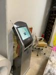 Post Offices Hospital Queue Management System Queue Kiosk Terminal With LCD