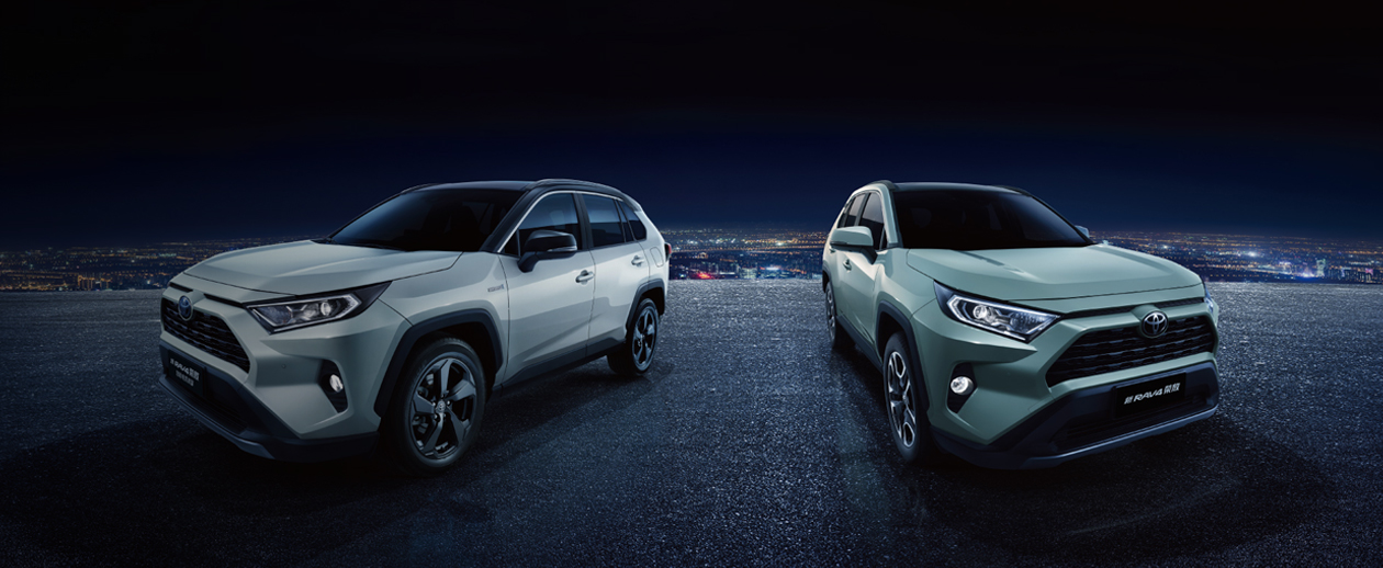 Hybrid Electric SUV with 4-wheel Drive Toyota Rav4 with Big Space and Lithium Battery
