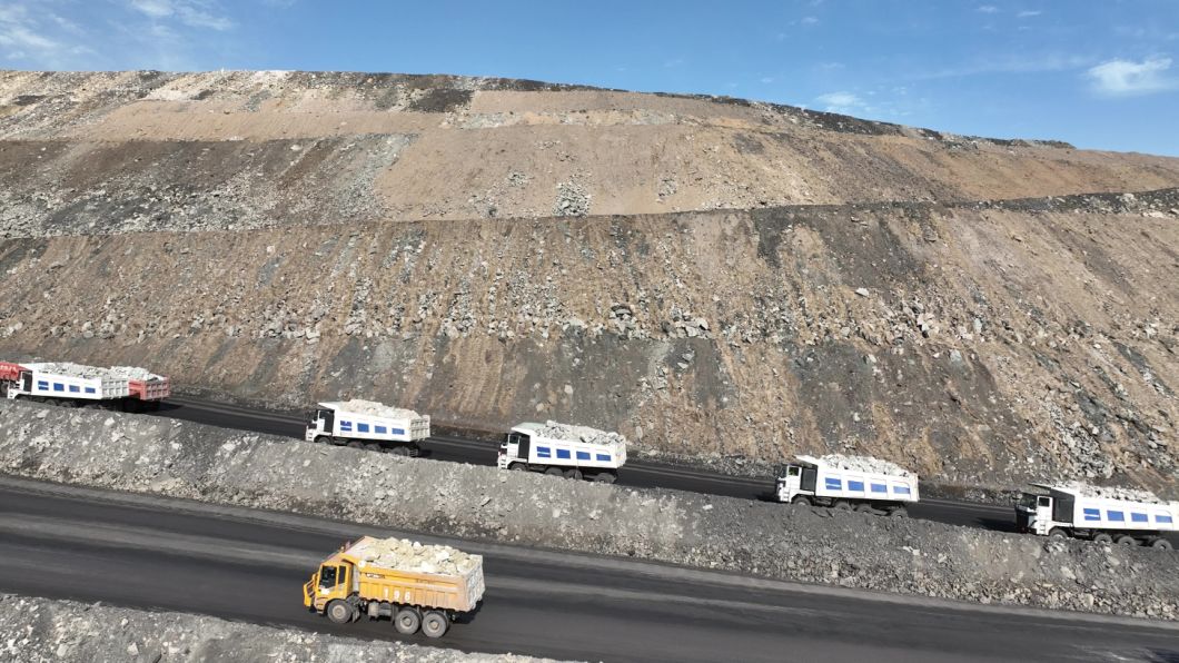 Mining Equipment off-Highway Wide-Body Tipper Open Pit Mining Trucks