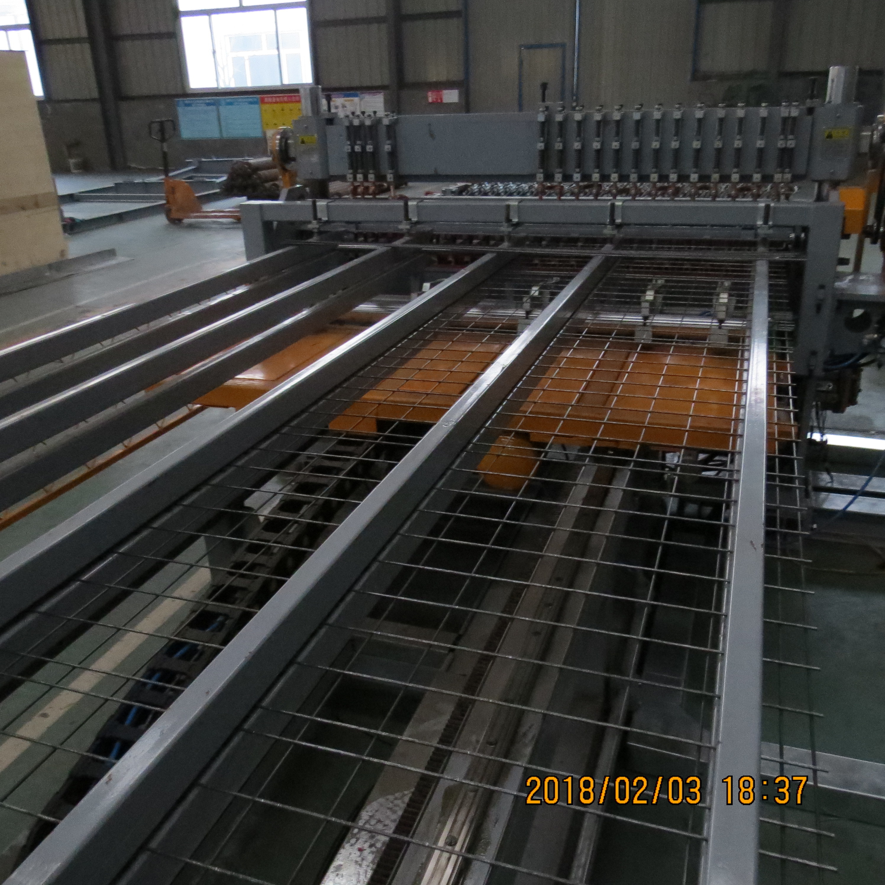 Complete 2-3.5mm Chicken Mesh Making Machine Microcomputer Control