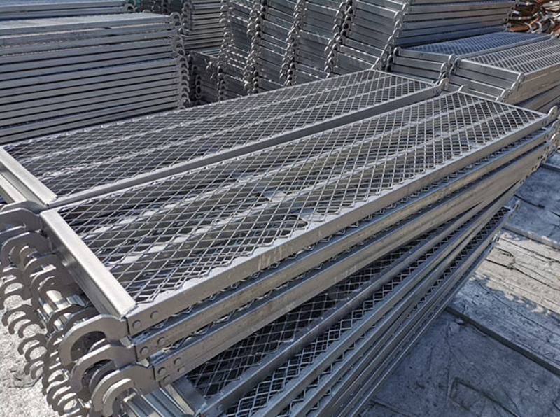 Prefabricated Modular Frame Scaffolding with High-Strength Steel Tubing and Customizable Length for Building Catwalks
