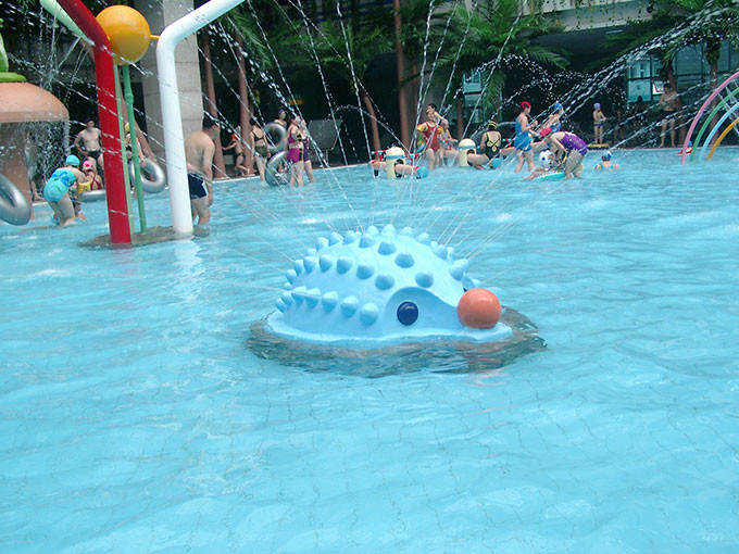 Water Park Lazy River And Swimming Pool Floating Bridge With Climbing Net