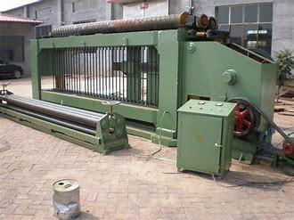 Professional Hexagonal Woven Wire Mesh Machine For Chemical Industry