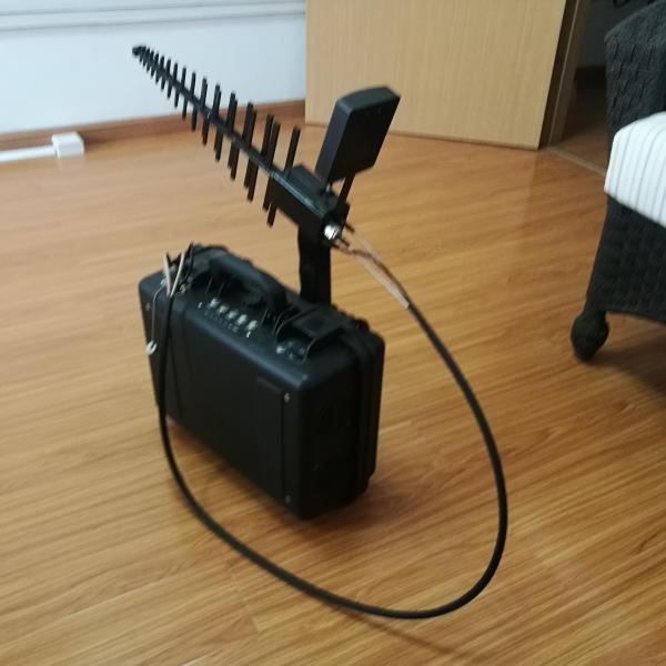 Quality Waterproof Directional Drone Jammer 41X32X17cm With Multiple Working Bands for sale