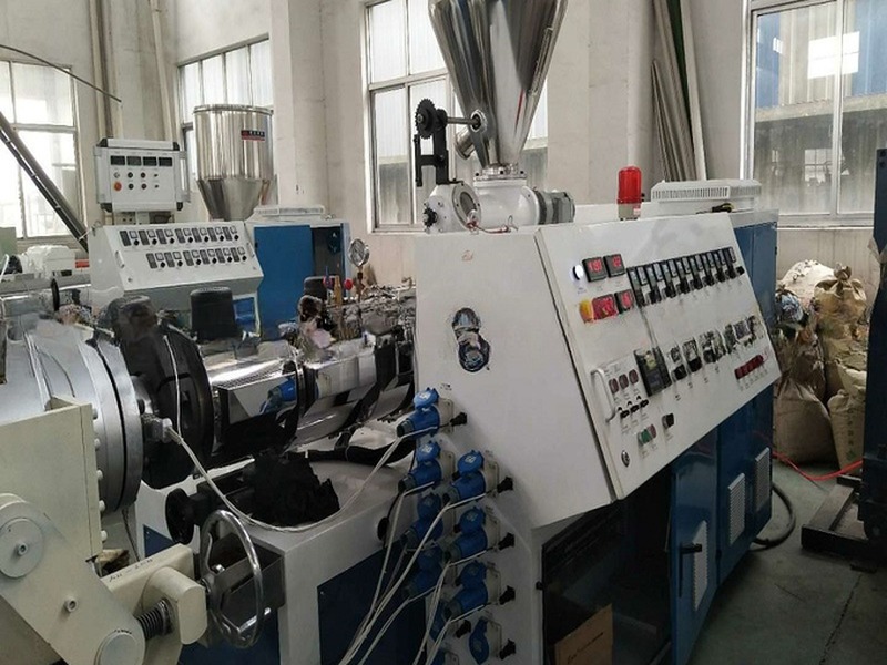 HDPE Pipe Production Extrusion Line PP Pipe Plastic Extruder Machine