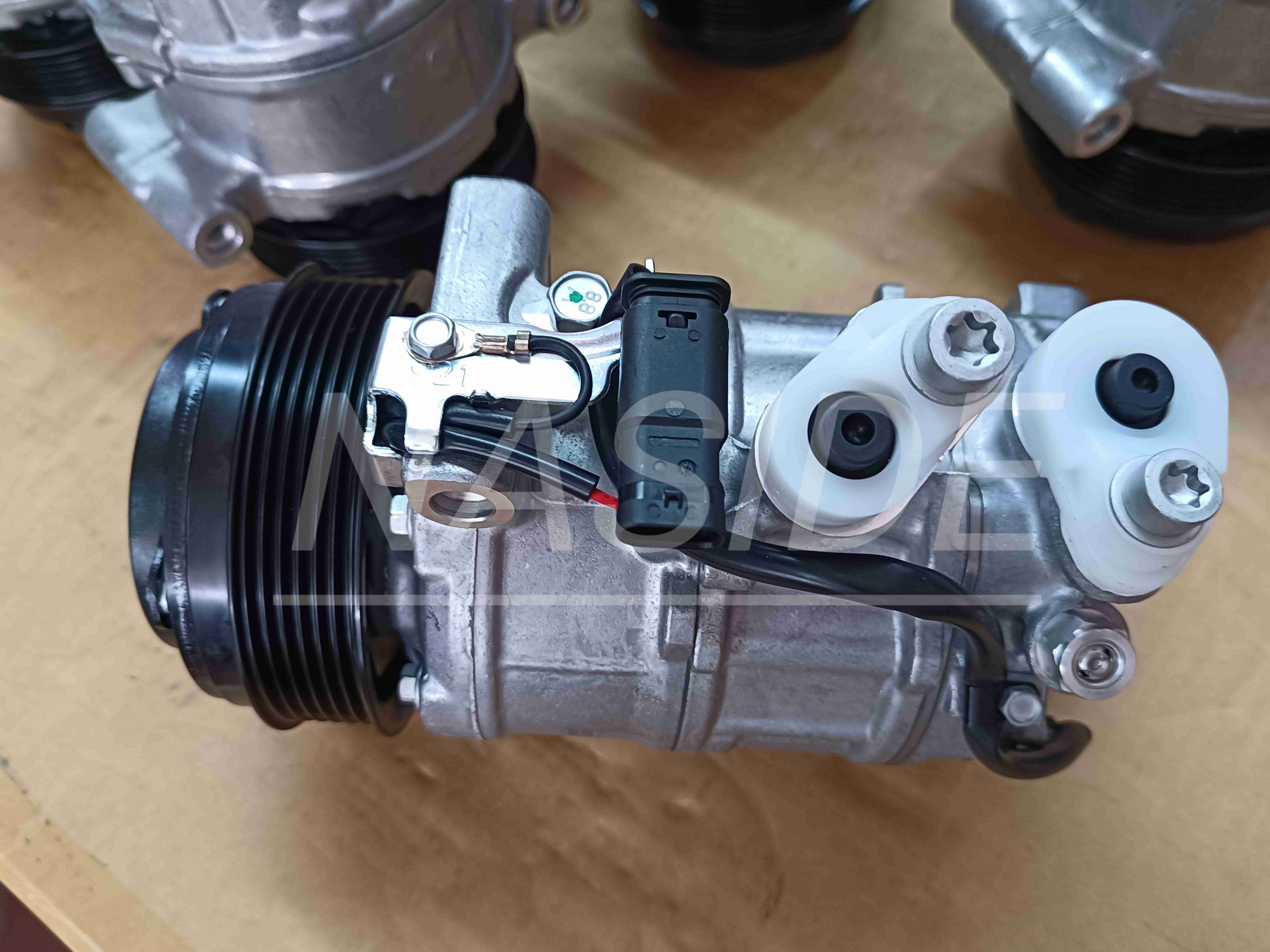 Auto AC Conditioning Compressor For BENZ 0008306700 C300 E300 GLC300 0008303002 0008303902