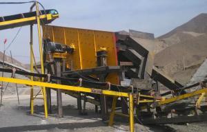 China 4 Deck Vibrating Screening Machine For Slag , Quarry on sale