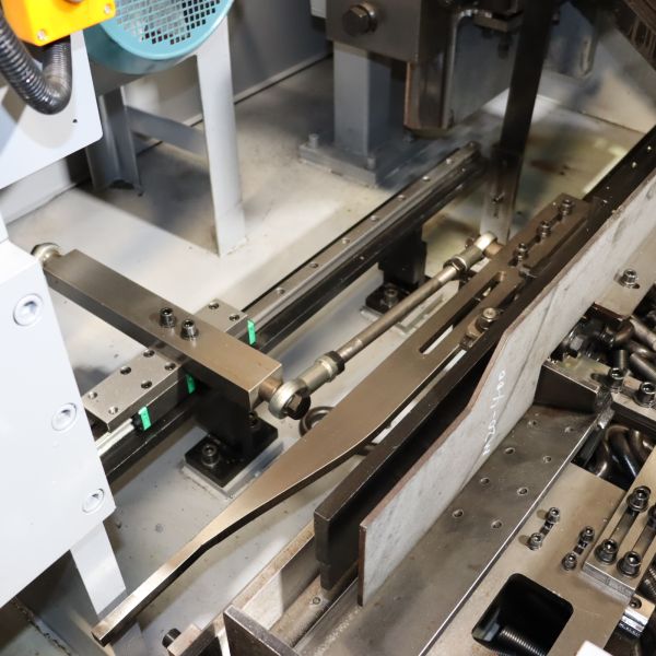 Small Footprint U Bolt Making Machine , Compact Nut And Bolt Manufacturing Machine
