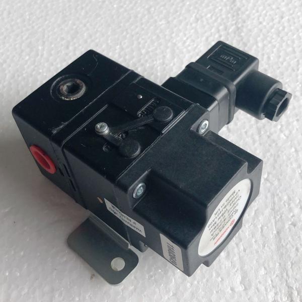 Quality 1/4" BSP Proportional Directional Control Valve Hydraulic VP1008BJ401A00 for sale