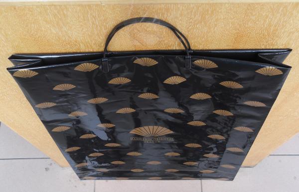 Quality Black HDPE / LDPE Hard Loop Plastic Handle Bag For Christmas Gift for sale