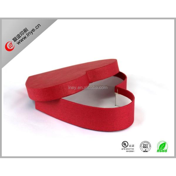 Customizable colorful Paper Heart Shaped Gift Boxes With Varnished Finish