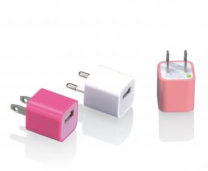 China 3rd-Generation Green Dot. USB Travel Charger for iphone 3G/4G on sale