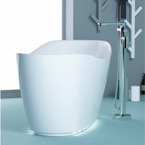 Modern White Free Standing Bathtub With Center Drain Placement Customized Color