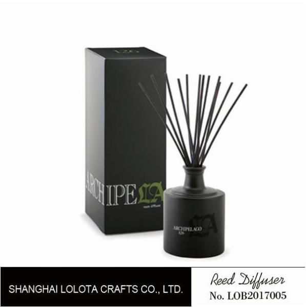 Quality Black round bottle glass reed diffuser with black sticker and folding box for sale