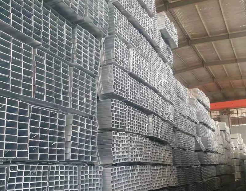 Factory Price Sells Custom Dimensions 6m 12m Dx51d Galvanized Steel Pipes