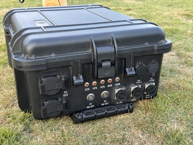 110V/220V High-Quality Energy Storage Power Station 7000W High-Power Portable Generator Suitable for Home Emergency/Camping/New Energy/Drone/Solar Power Source