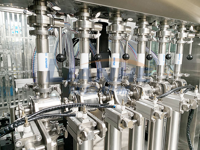 Automatic 4 Nozzles Viscous Lotion Liquid Filling Machine For Soap Detergent Shampoo