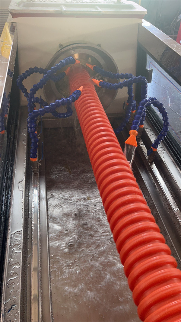 37-55kw PE Pipe Production Line With Hitachi Inverter And 100m/Roll Automatic Winder
