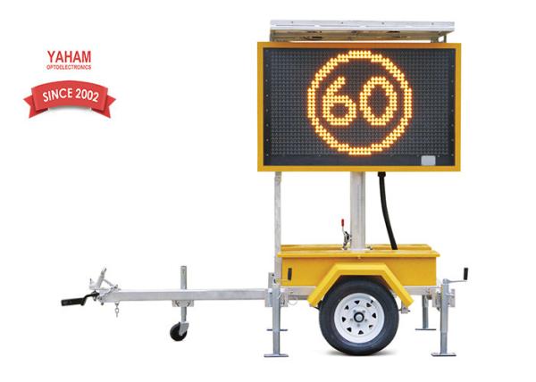 Quality EN12966 Mobile LED Displays , Colour Variable Message Signs Trailer Mounted for sale