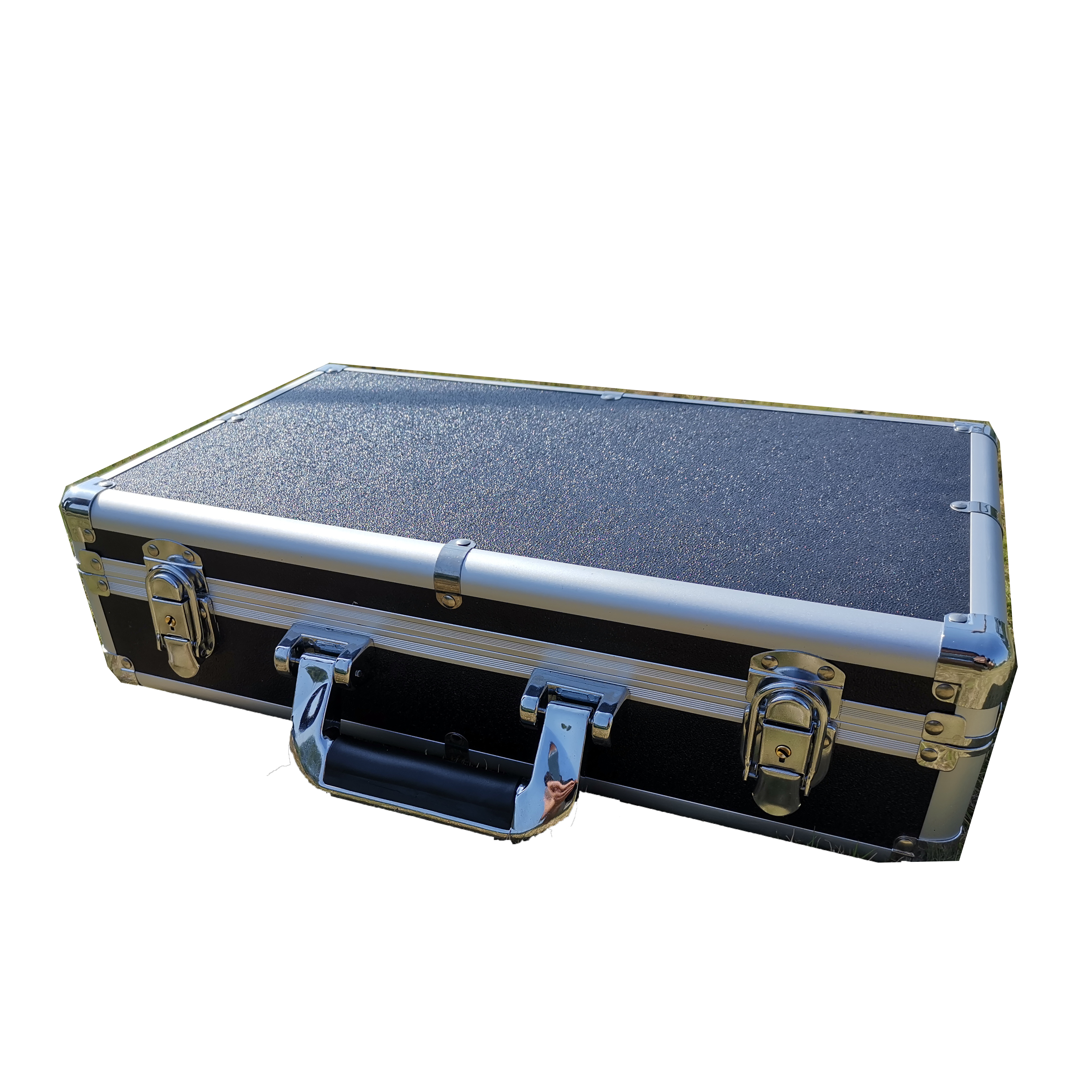 The hand-held aviation control equipment is 1200 meters away from the UAV jammer that can drive away and return with