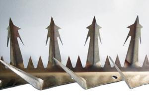 Anti Climb High Security Sharp Razor Blade Barbed Wire On Top Of Wall And Fence