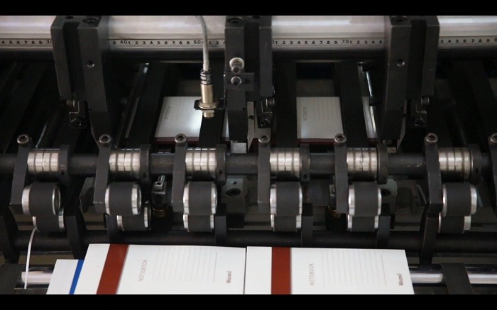 PLC Control Book Trimming Machine Exercise Book Finishing Trimmer oem service