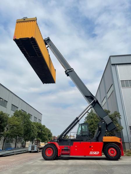 Quality 45000kg Container Reach Stacker With CUMMINS QSM11-330 Engine for sale