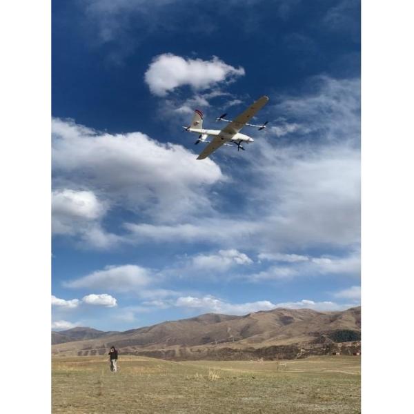 30km Control Radius VTOL Fixed Wing UAV FengHu Vertical Takeoff Fixed Wing Drone