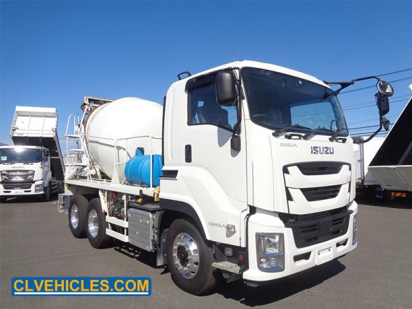 Quality ISUZU GIGA 6X4 380hp 8CBM Mobile Cement Mixer Truck for sale