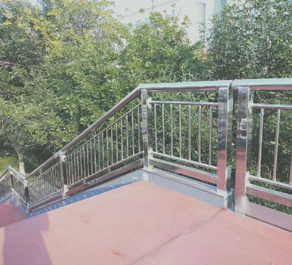 Quality Dipped Bridge Tubular Aluminum Railings Customized Stainless Steel Tubular Handrail for sale